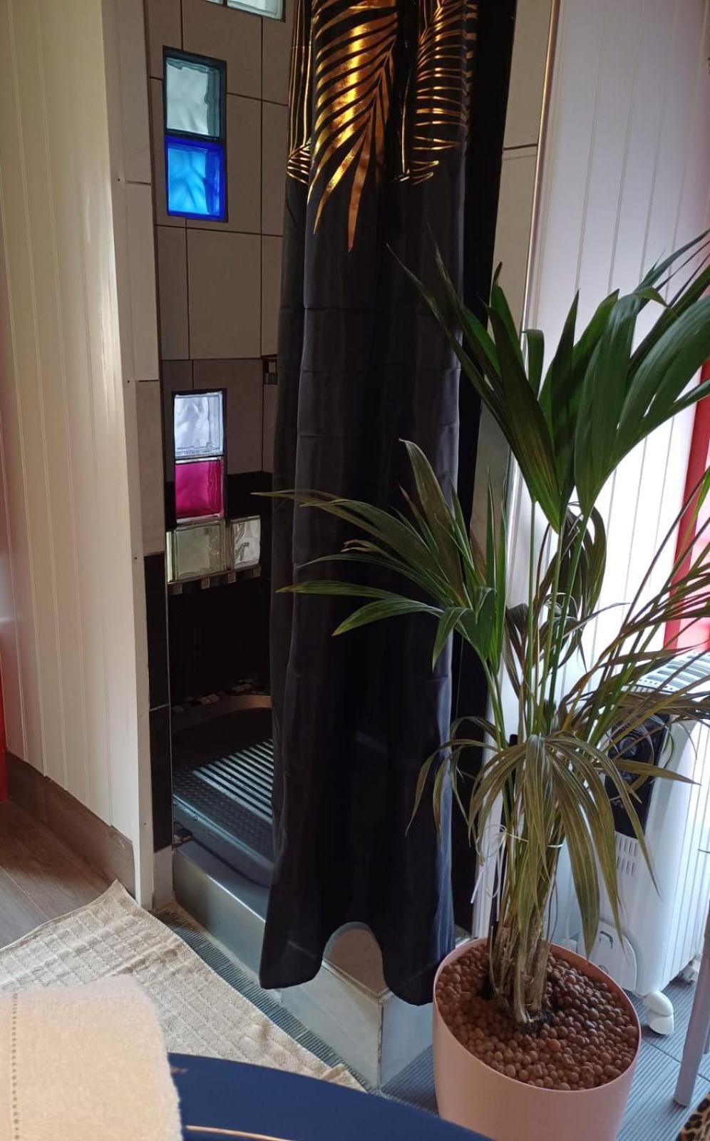 Le Lion Dort Bed and Breakfast Cormeilles-en-Parisis Esterno foto